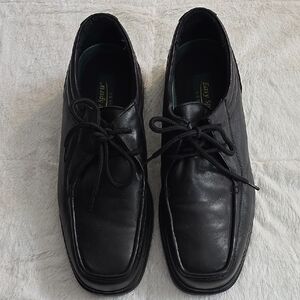 Easy Spirit Black Leather Oxfords Versatile Design